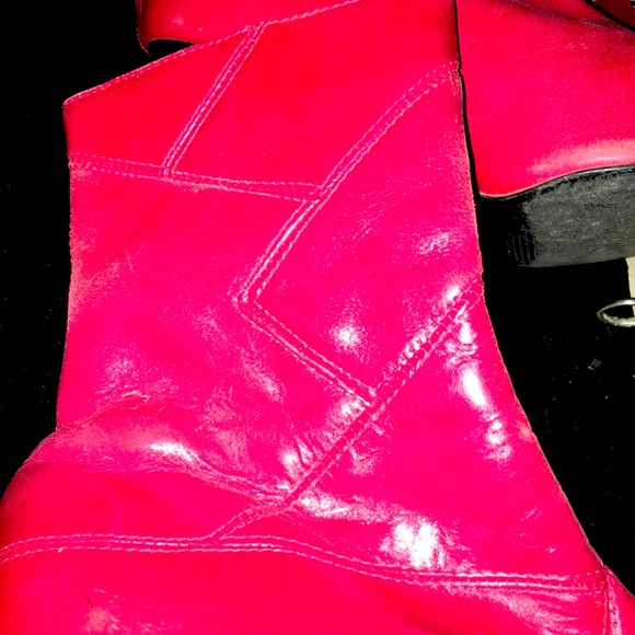 RED LEATHER ANKLE BOOTS - Picture 4 of 4